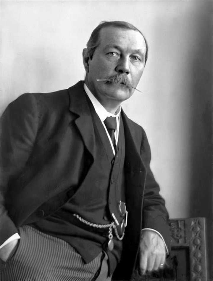Arthur Conan Doyle Biography, Age, Height, Wife, Net Worth, Family