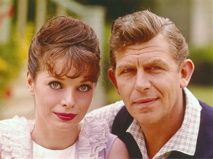 Camile Velasco Biography, Age, Height, Husband, Net Worth, Family