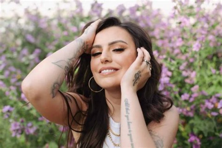 Cher Lloyd Biography, Age, Height, Husband, Net Worth, Family