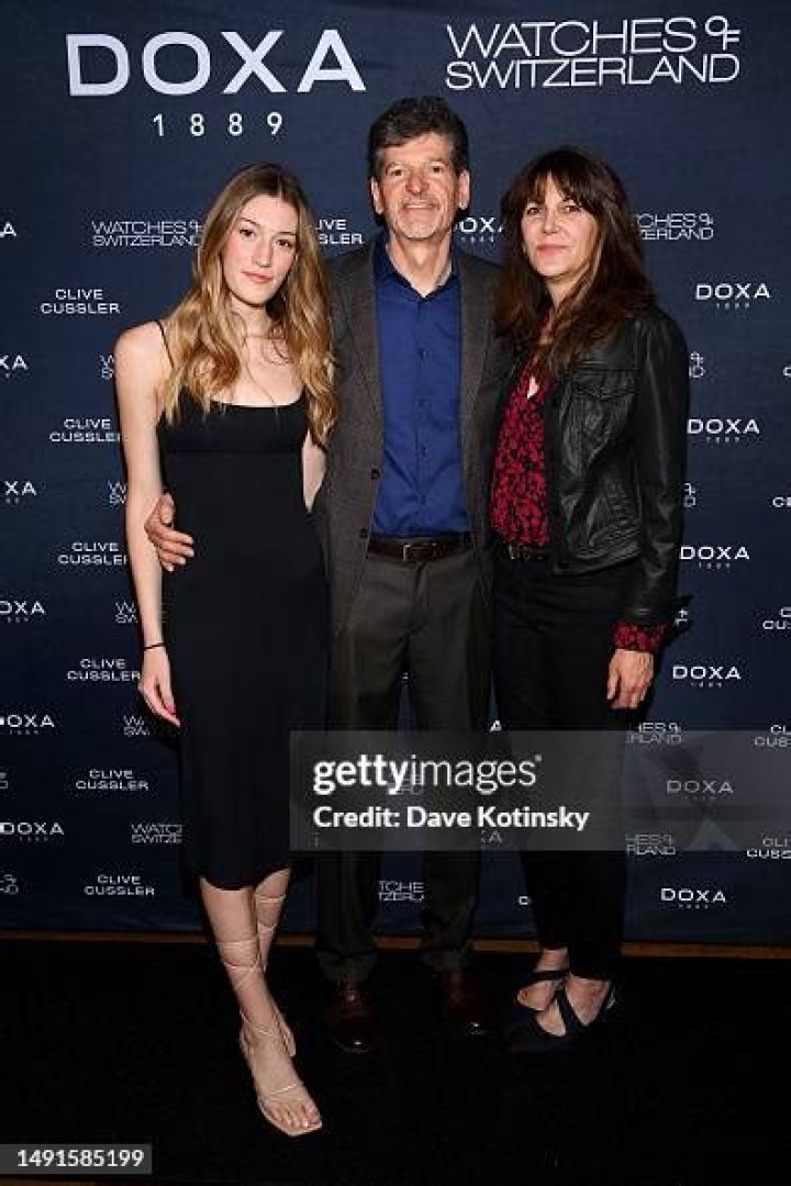 Clive Cussler Biography, Age, Height, Wife, Net Worth, Family