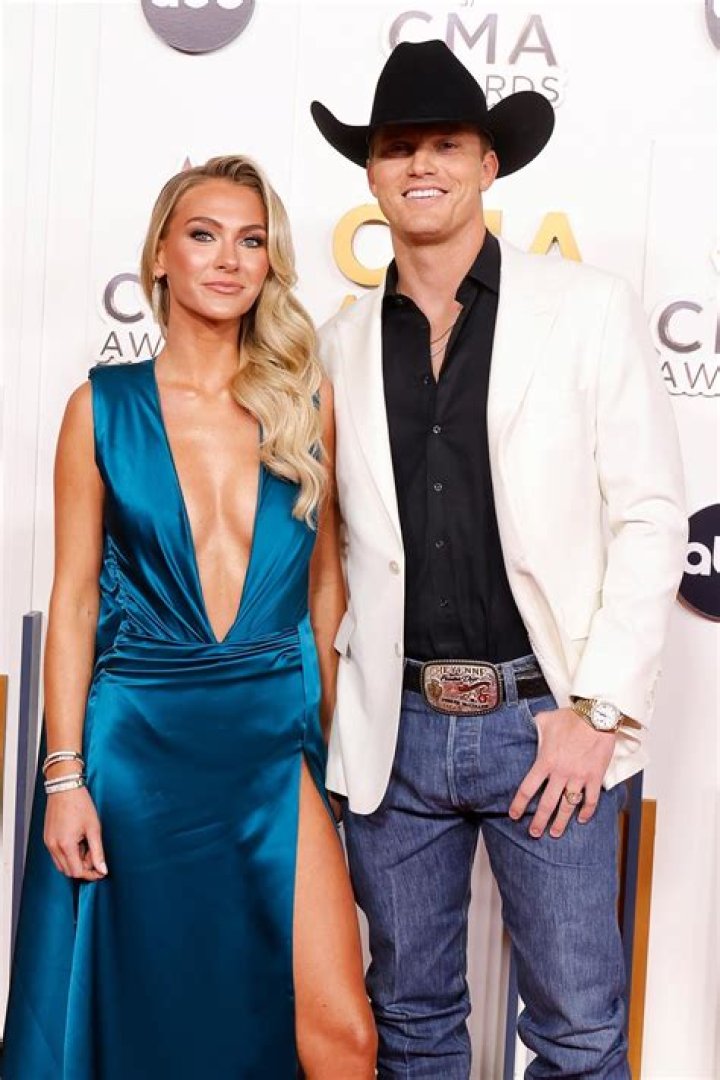 Dallas Campbell Biography, Age, Height, Wife, Net Worth, Family