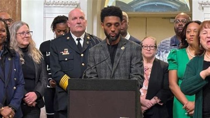 Deon Lyle Biography, Age, Height, Wife, Net Worth, Family