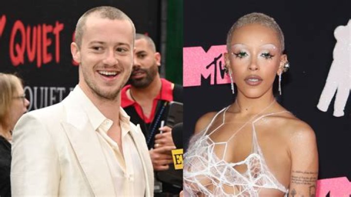 Does Doja Cat Have a Twin Brother? What to Know About the Singer's Siblings