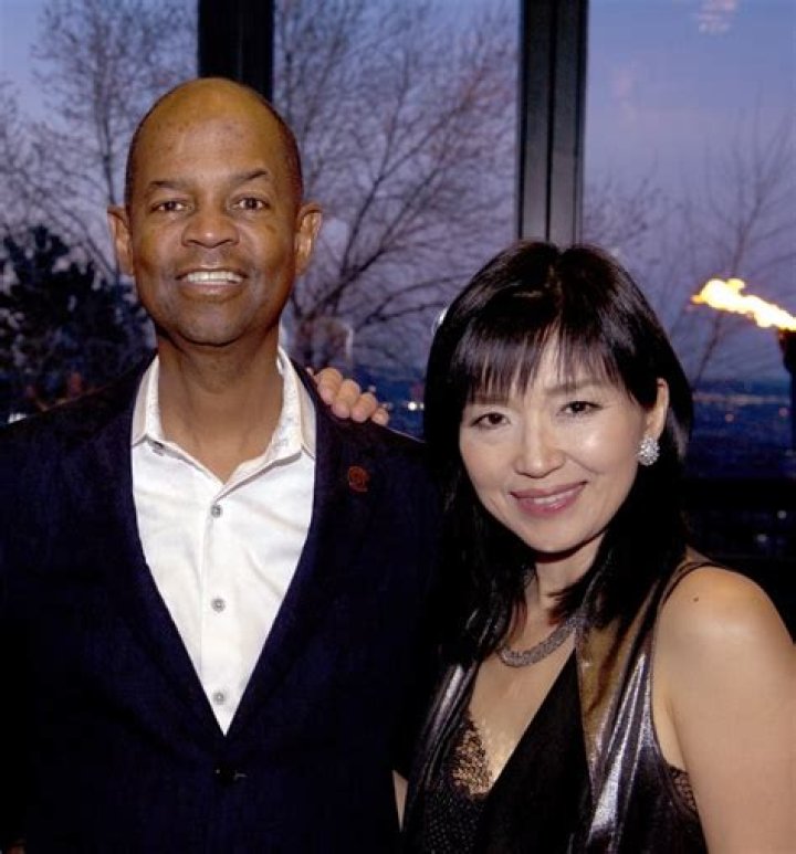 Earl Klugh Biography, Age, Height, Wife, Net Worth, Family