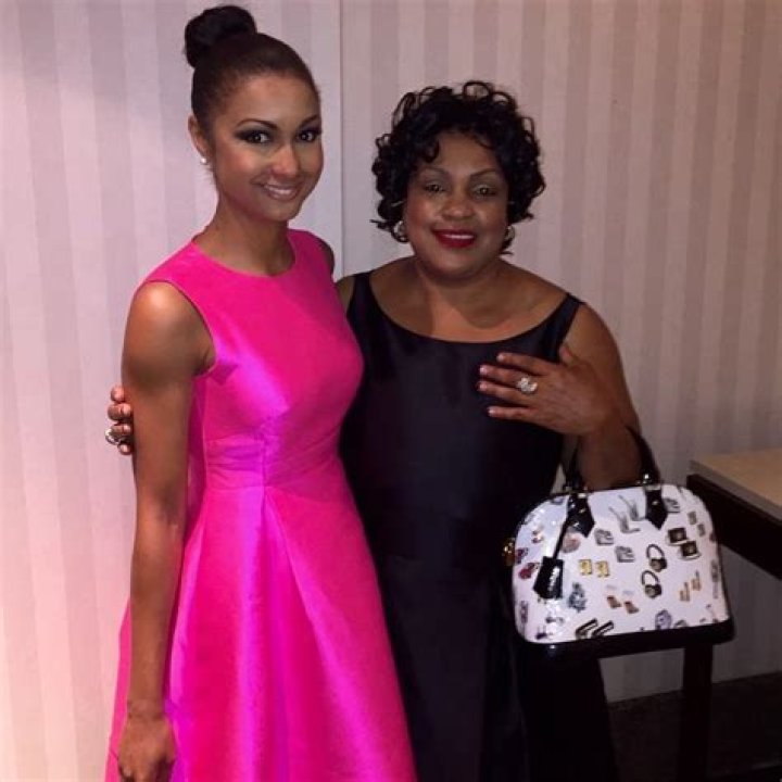 Eboni Williams Biography, Age, Height, Husband, Net Worth, Family