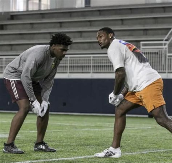 Is Stefon Diggs Quandre Diggs Brother? Are They Related?