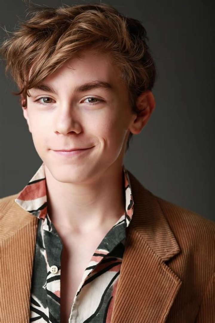 Julian Hilliard : Age, Net Worth, Height, Relationship And Career