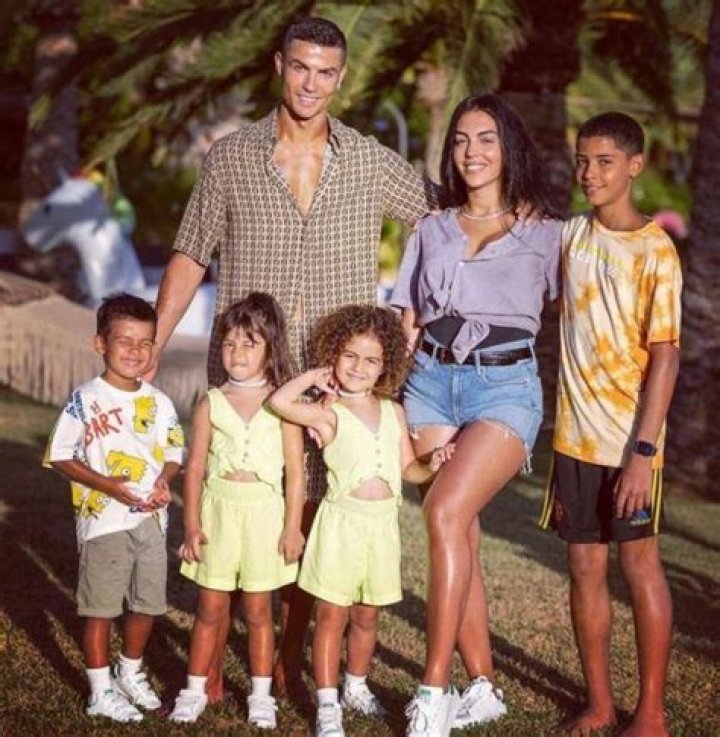 Kimberley Dos Santos Biography, Age, Height, Husband, Net Worth, Family