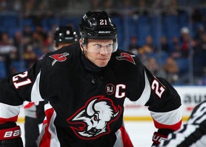 Kyle Okposo Biography, Age, Height, Wife, Net Worth, Family