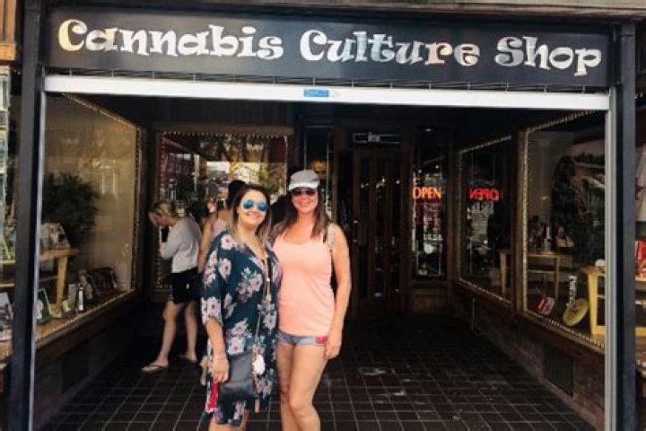 Lisa Appleton wiki, bio, net worth, daughter, scandal.