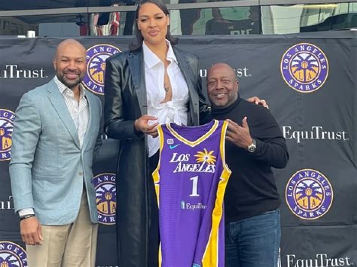 Liz Cambage Biography, Age, Height, Husband, Net Worth, Family