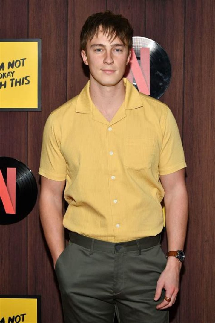 Outsider Biography, Age, Height, Wife, Net Worth, Family