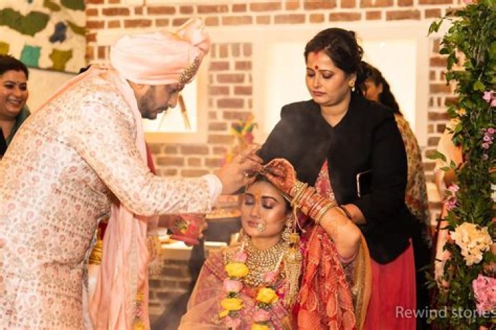 Paritosh Tripathi Biography, Age, Height, Wife, Net Worth, Family