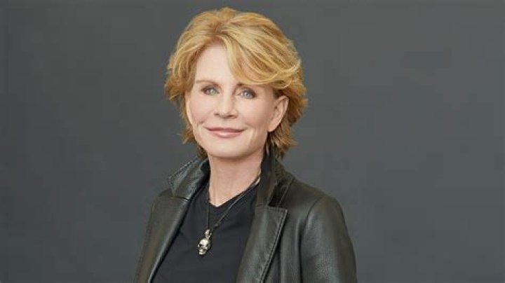 Patricia Cornwell Biography, Age, Height, Husband, Net Worth, Family