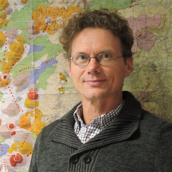 Piet van Wyk de Vries Biography, Age, Height, Wife, Net Worth, Family