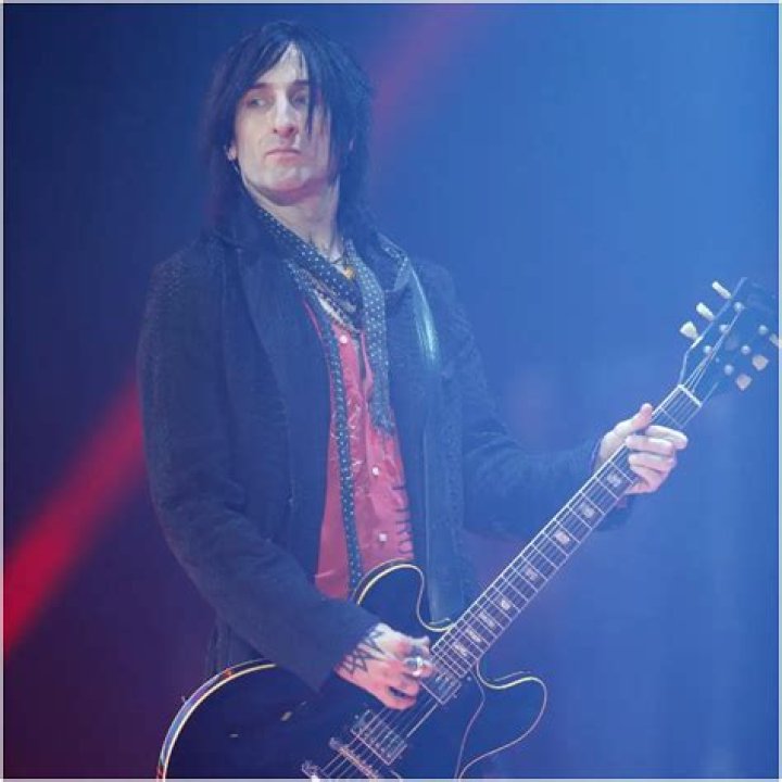 Richard Fortus Biography, Age, Height, Wife, Net Worth, Family
