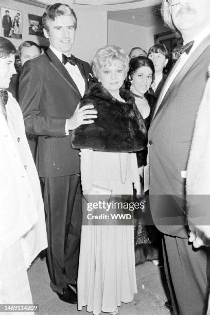 Ron Holgate Biography, Age, Height, Wife, Net Worth, Family