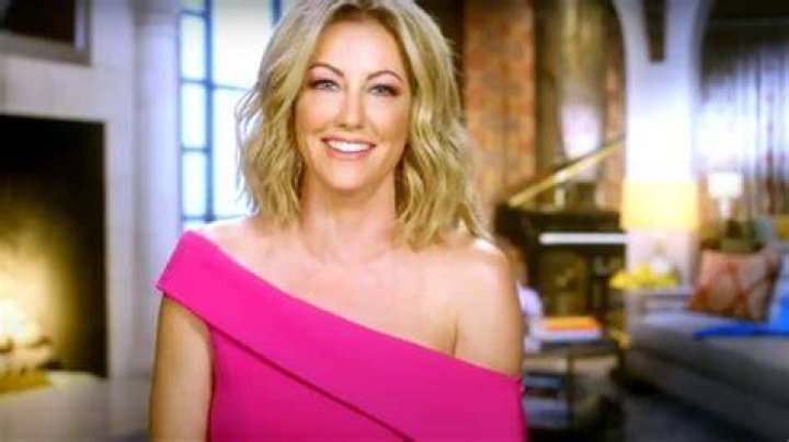 Stephanie Hollman Age, Net Worth, Height, House, Bio