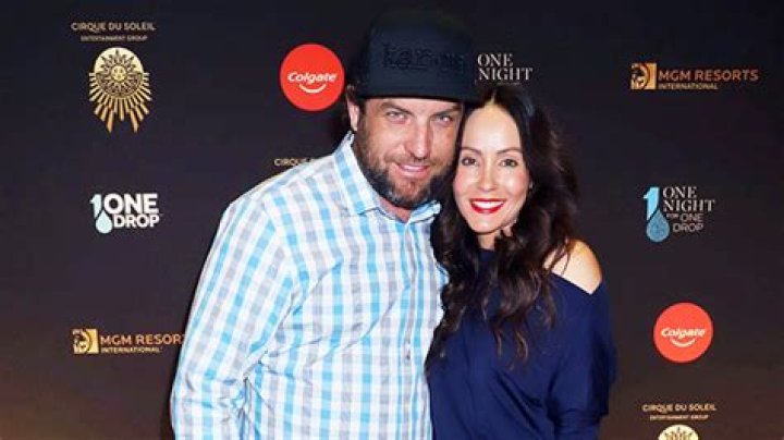 T. J. Lavin Biography, Age, Height, Wife, Net Worth, Family