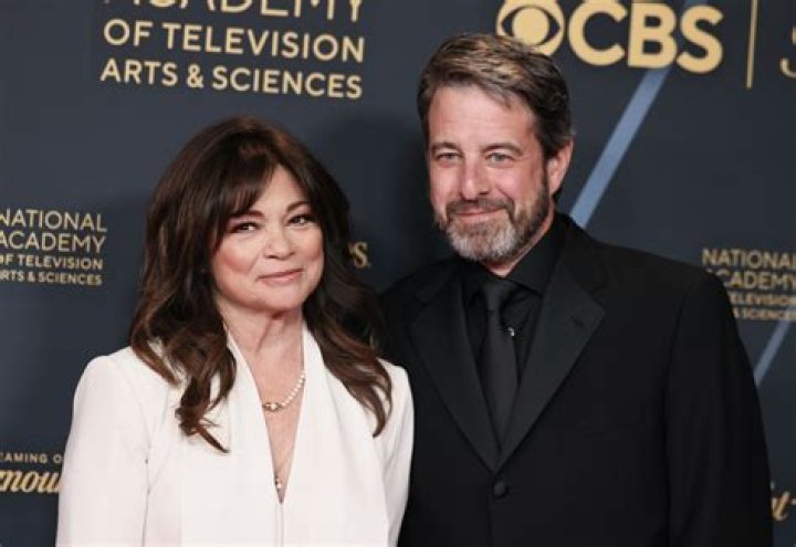 Valerie Bertinelli Biography, Age, Height, Husband, Net Worth, Family