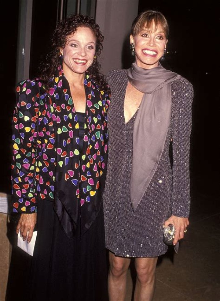 Valerie Harper Biography, Age, Height, Husband, Net Worth, Family