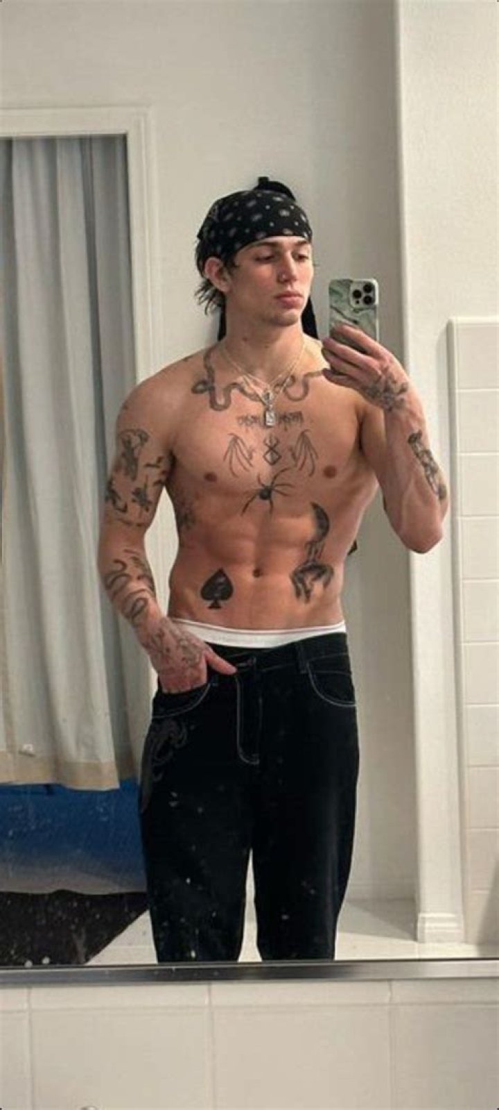 Vinnie Hacker Had A New Chest Tattoo In The Middle