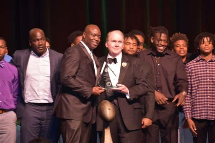 What is the Lou Groza Award?
