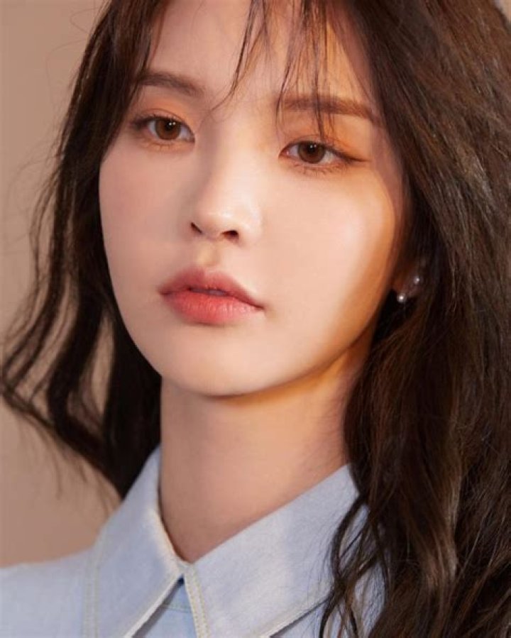 Xooos Bio, Age, Net Worth, Profession